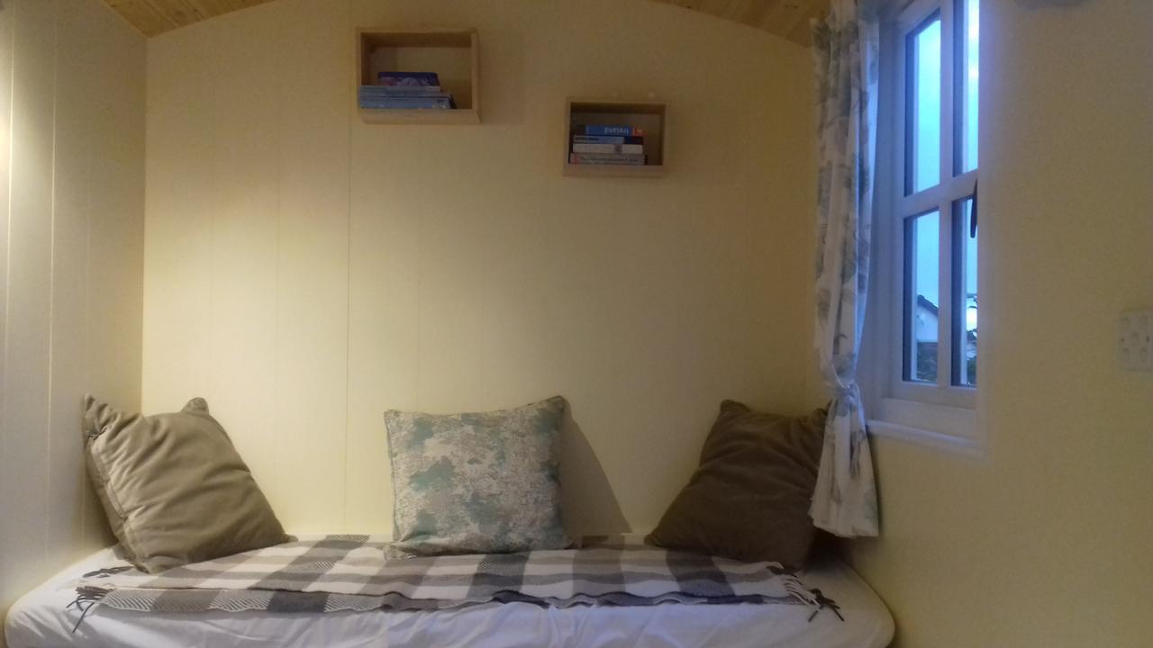 Chalet Glamping At Doon Angus Farm *